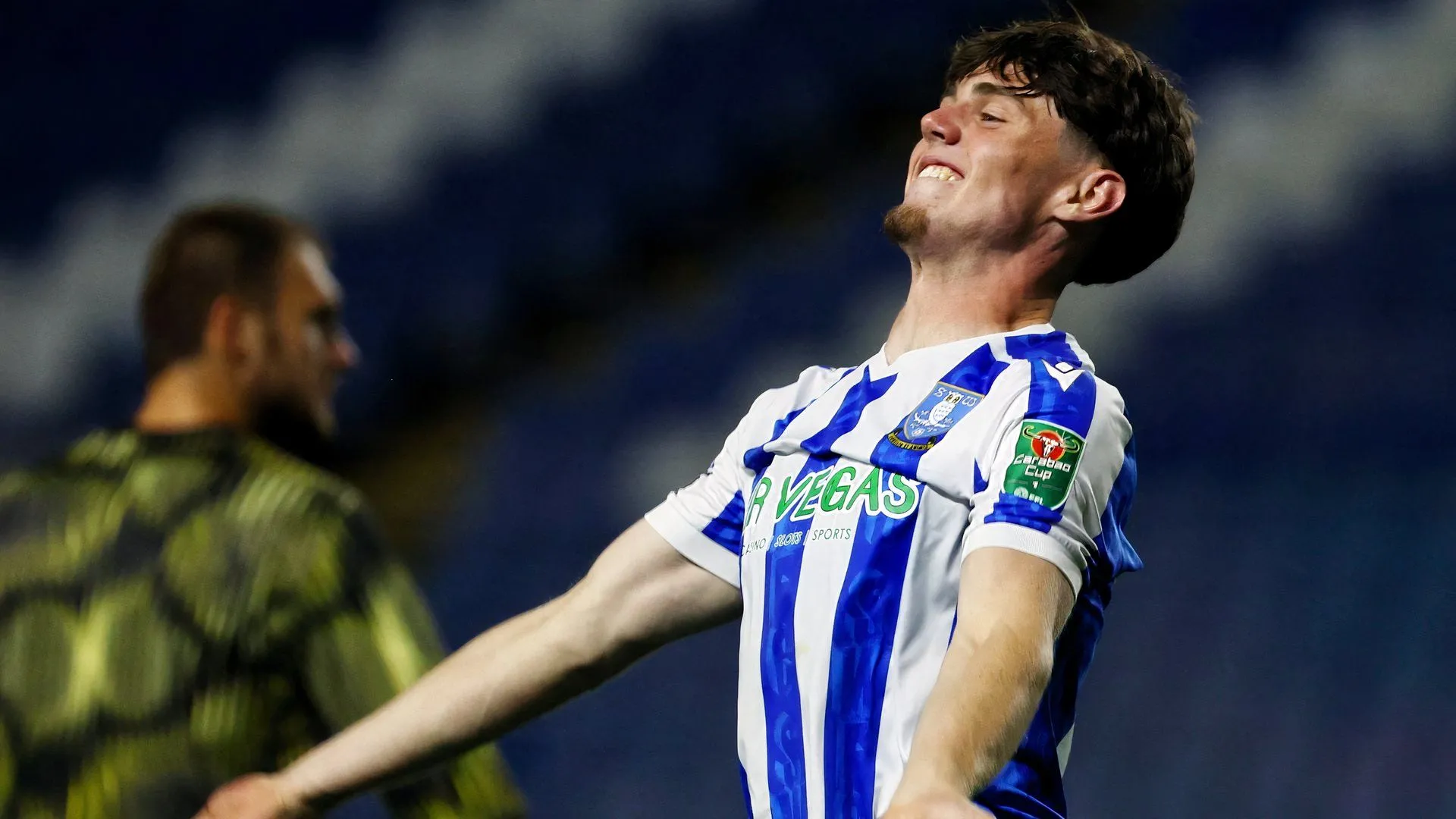 George Brown trong trận đấu Sheffield Wednesday gặp Leeds United