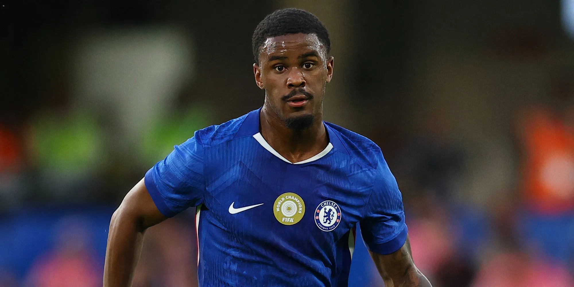 Hậu vệ trẻ Jorrel Hato trong màu áo Chelsea, một trong những tài năng sáng giá nhất châu Âu hiện nay