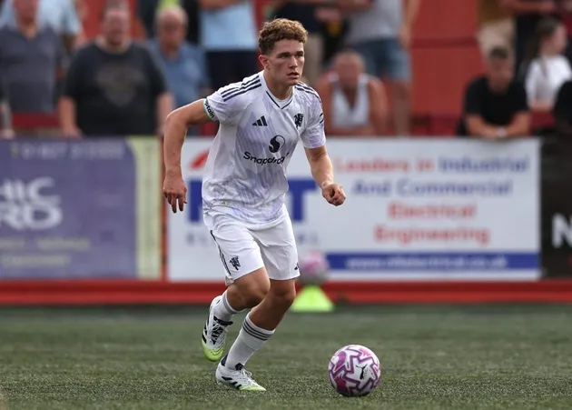 Jacob Devaney có nhiều ưu điểm ở tuyến giữa