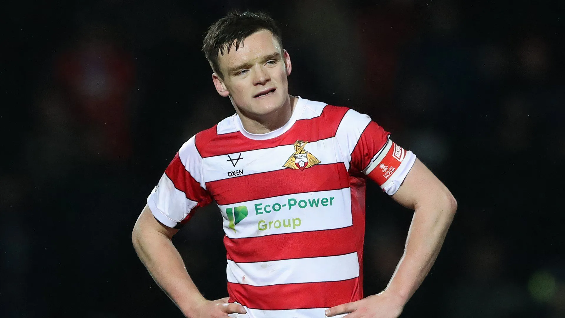 Owen Bailey ghi bàn cho Doncaster Rovers trong trận FA Cup