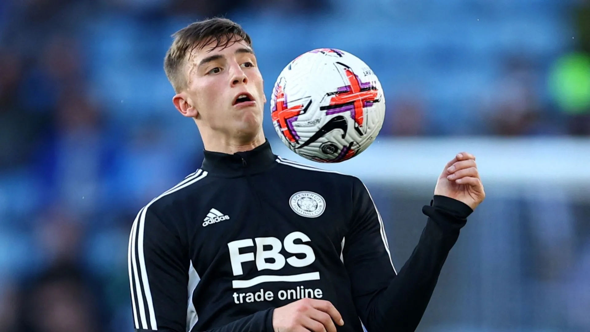 So sánh chất lượng giữa hai tiền vệ phòng ngự phía trái của Leicester City