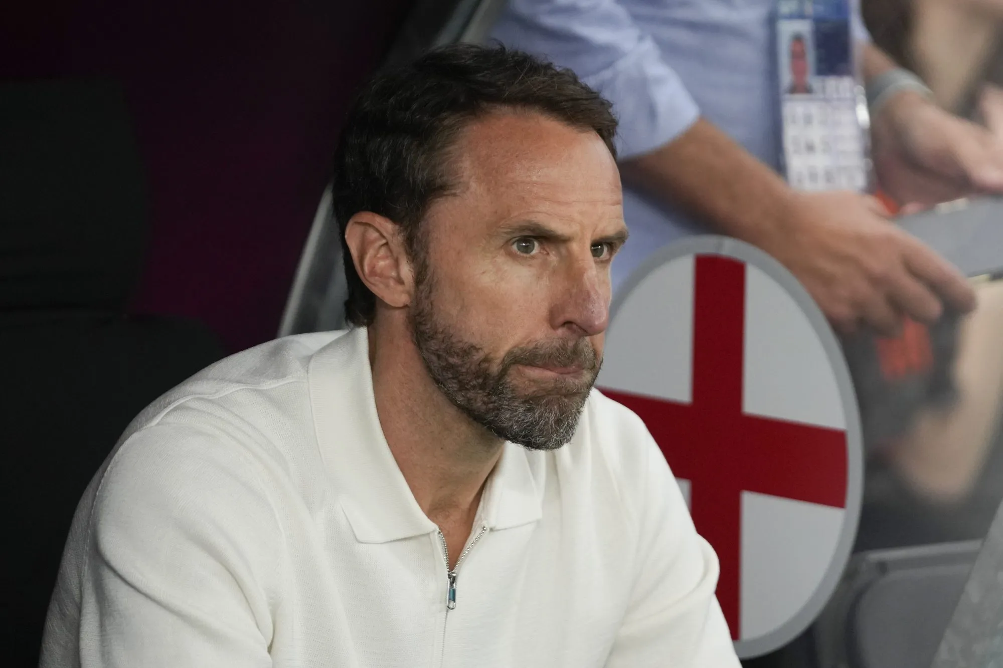 Southgate thừa nhận việc bị chỉ trích các cầu thủ Anh ném bia vào người là dấu hiệu cho thấy thời gian của ông đã kết thúc